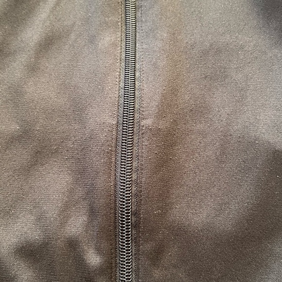 SOLD 4/6 Under Armour Boy’s Black Pennant Zip Up Jacket, Size YLG (Youth Large) - Picture 12 of 15